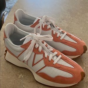 New Balance 327 Shoes - Size 9.5